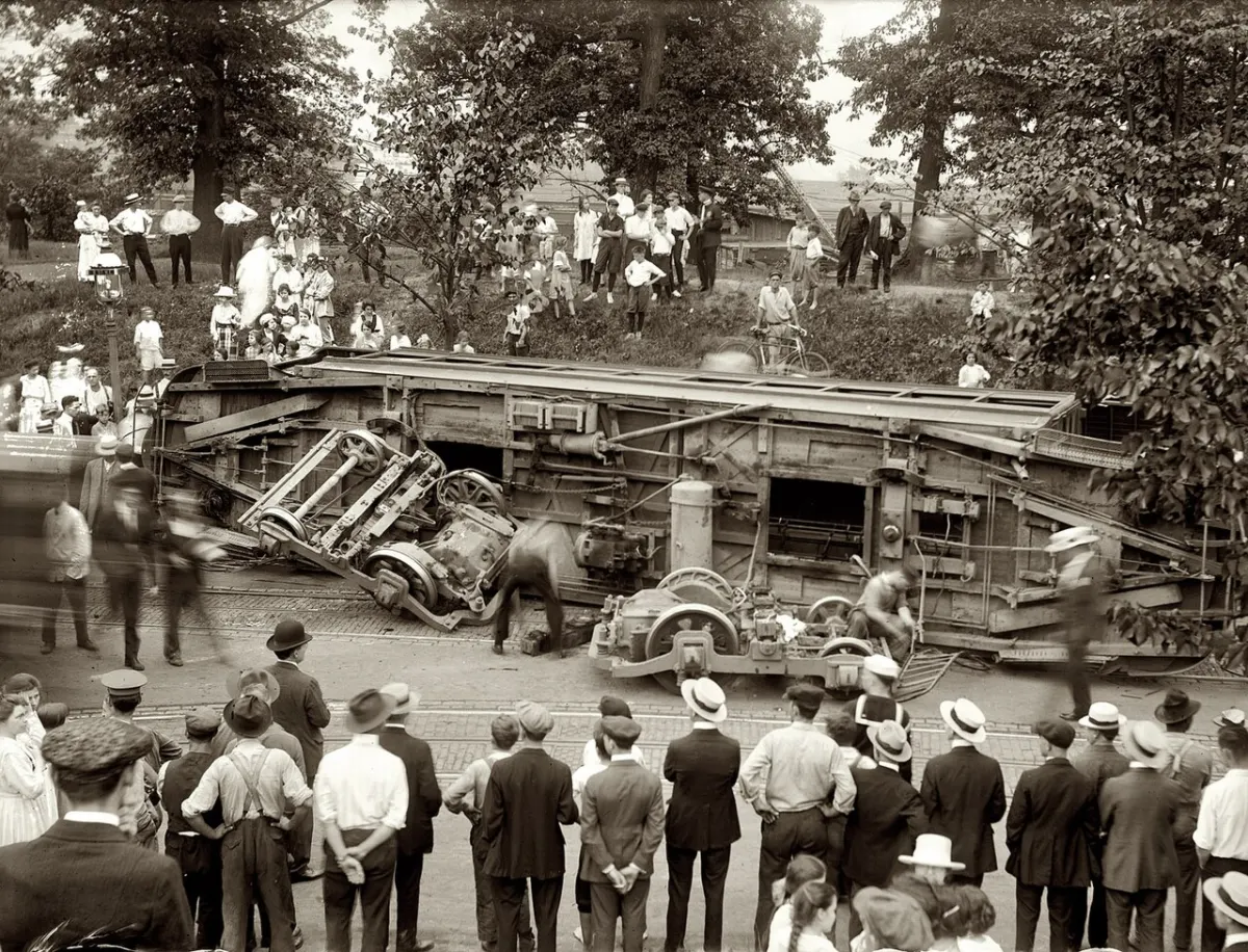 Accident Detection & Alert System - Street Car accident accident at Second and R streets NE Eckington Washington DC 1919