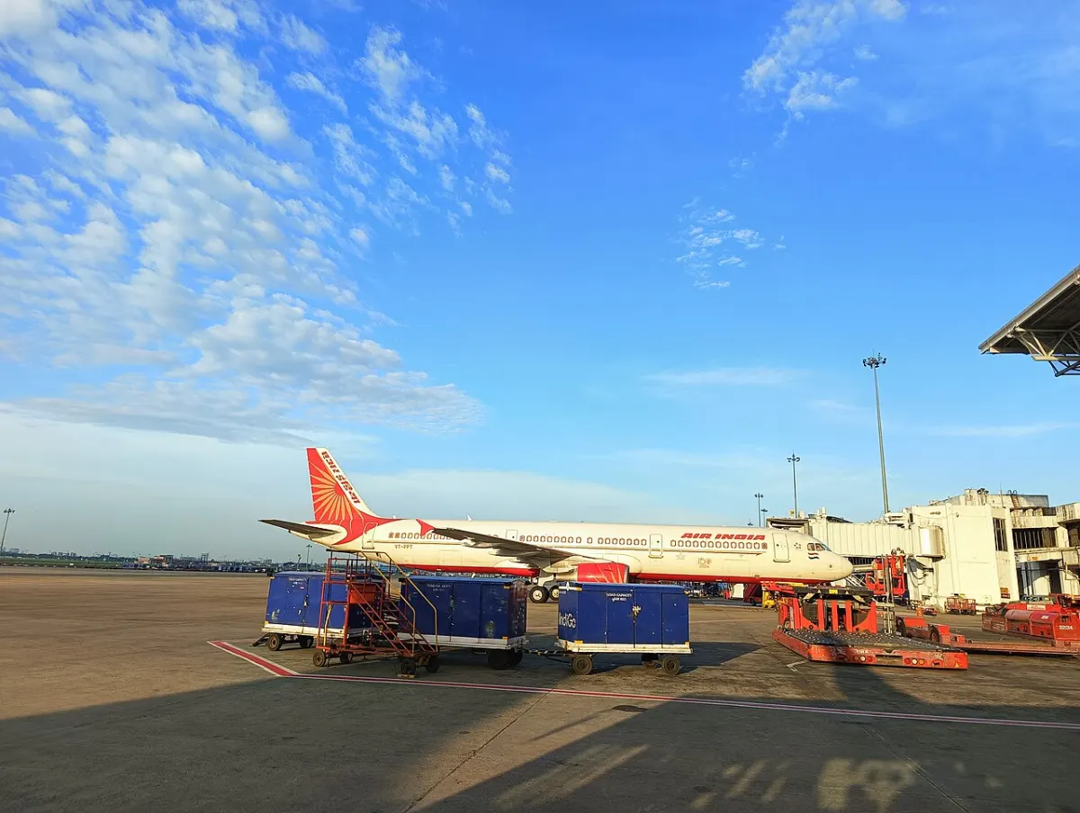 Airline Reservation Management System - Airplane at airport Chennai