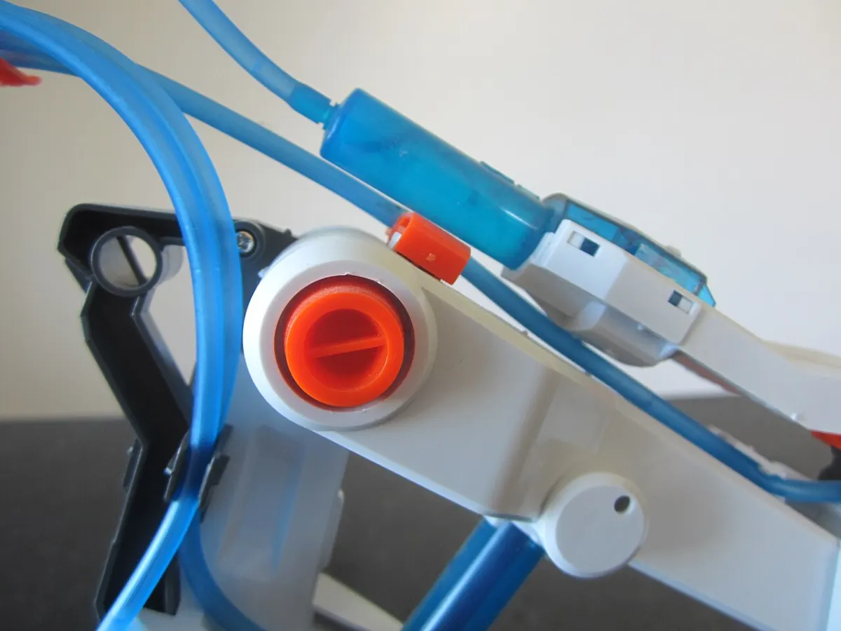 Bluetooth Controlled Robot - Hydraulic toy robot arm hinge