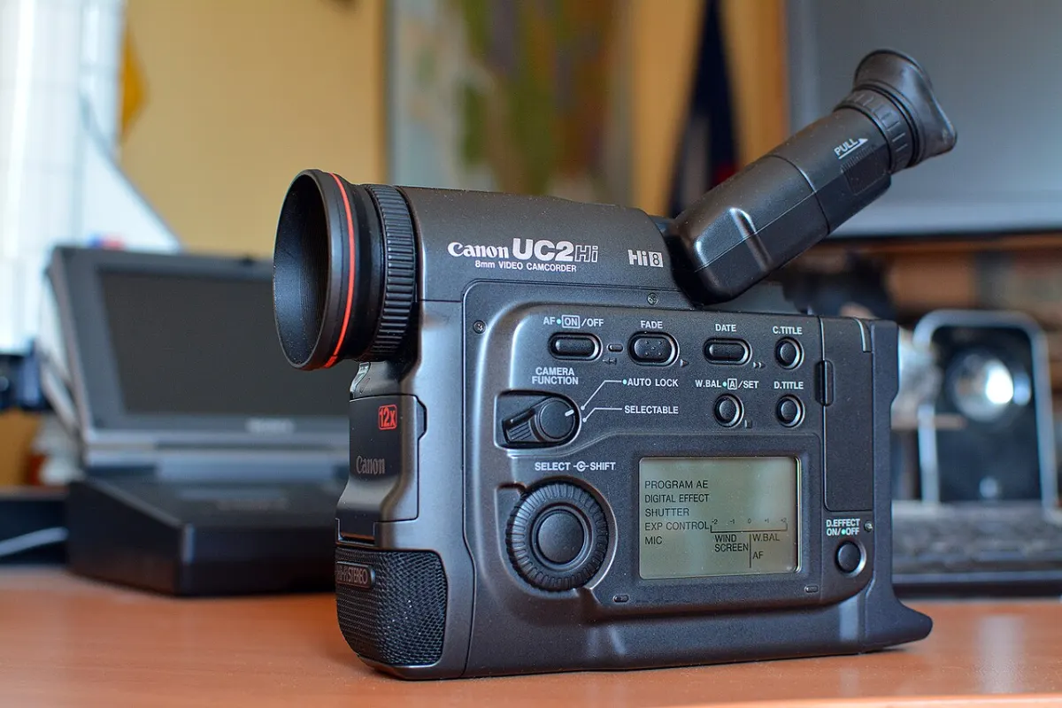 Deepfake Detection - Canon Hi8 (PAL version) video camera recorder UC2Hi