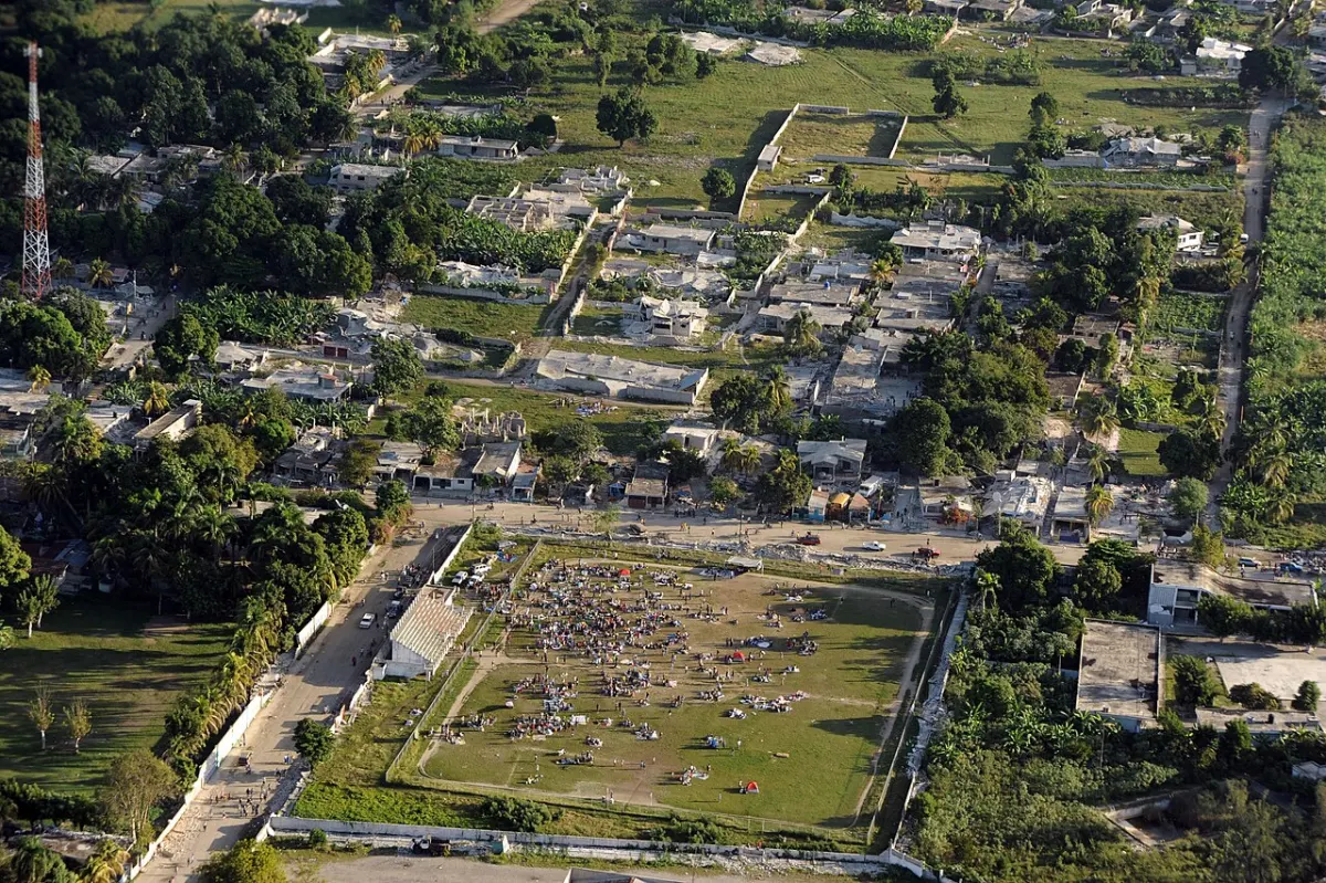 Earthquake Magnitude Prediction - Haiti earthquake damage overhead