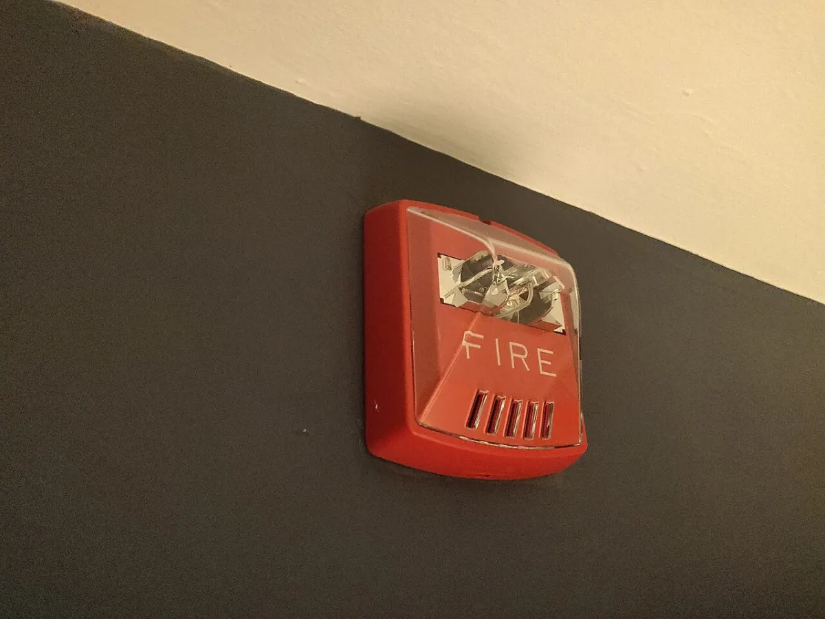 Fire Detection & Alert System - Fire detector and alarm