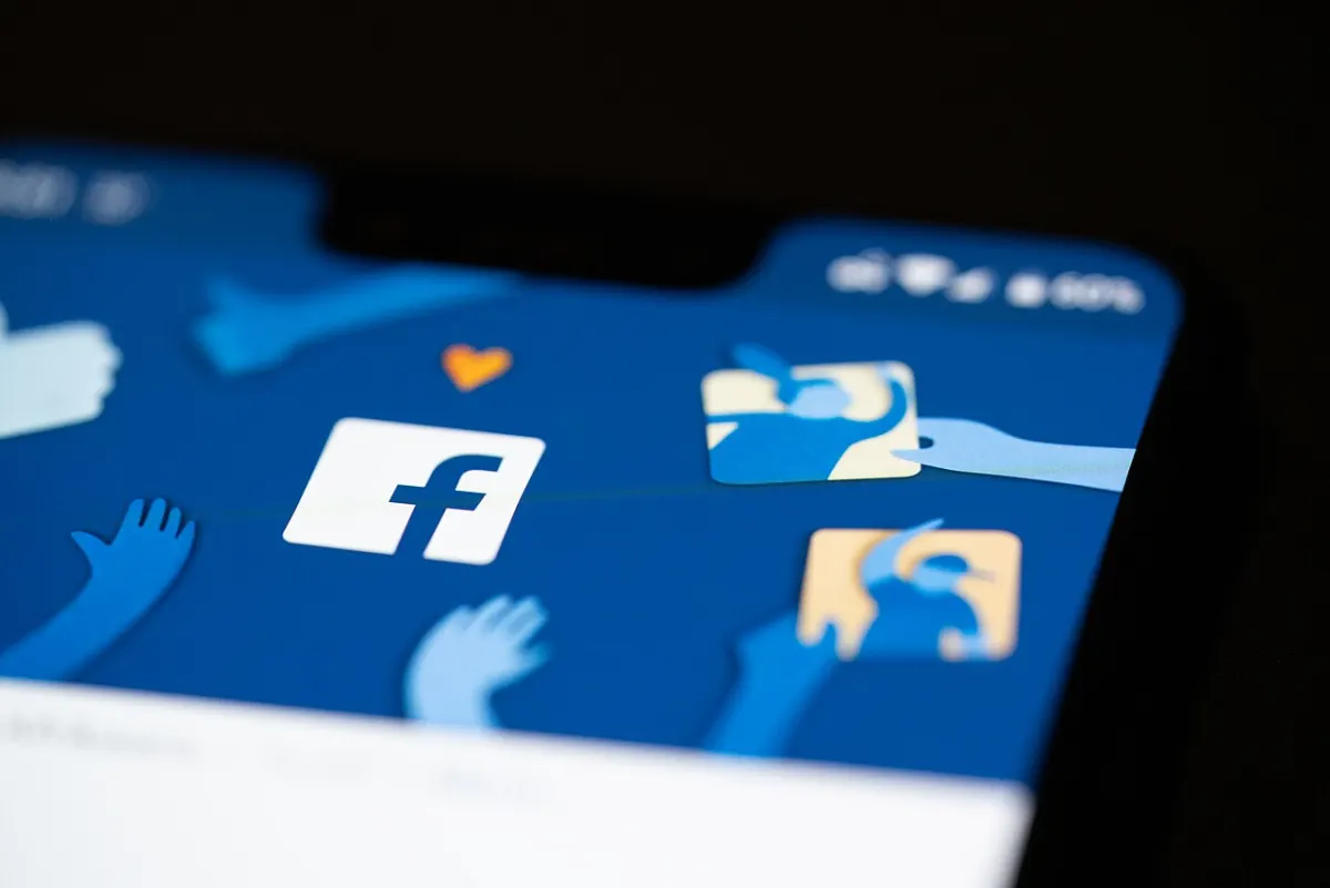 Flashcard Study App - Facebook App on Mobile Phone