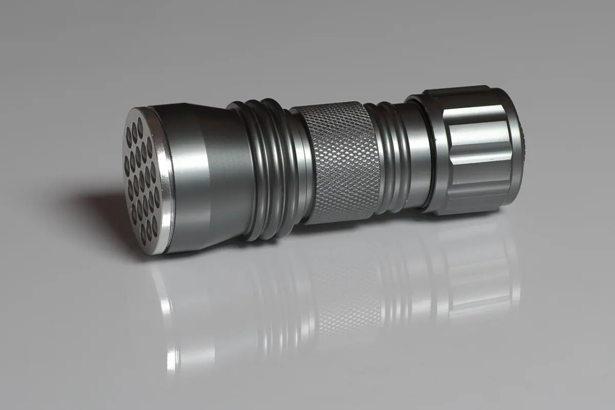 Flashlight Utility App - LED black light flashlight