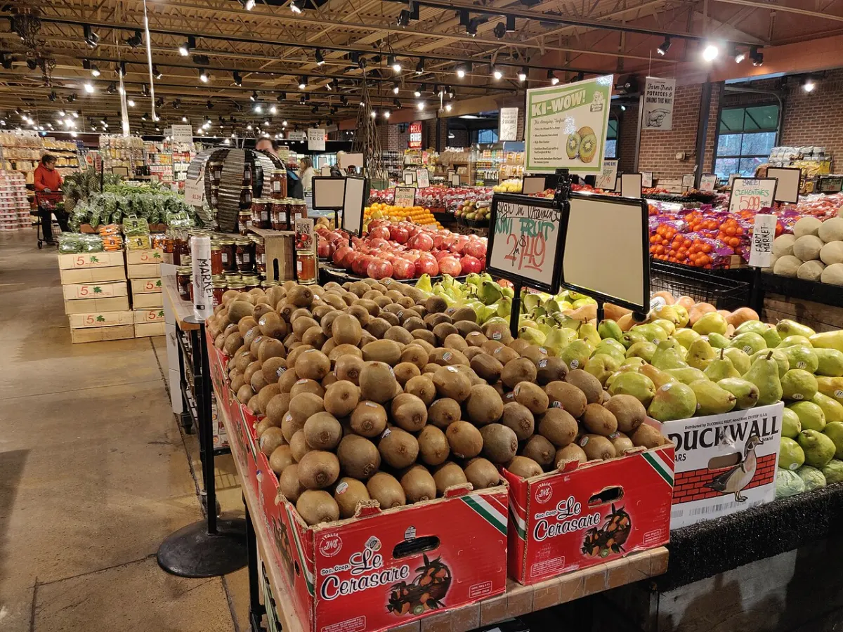 Grocery Delivery Website - Fruits and vegetables at a grocery store