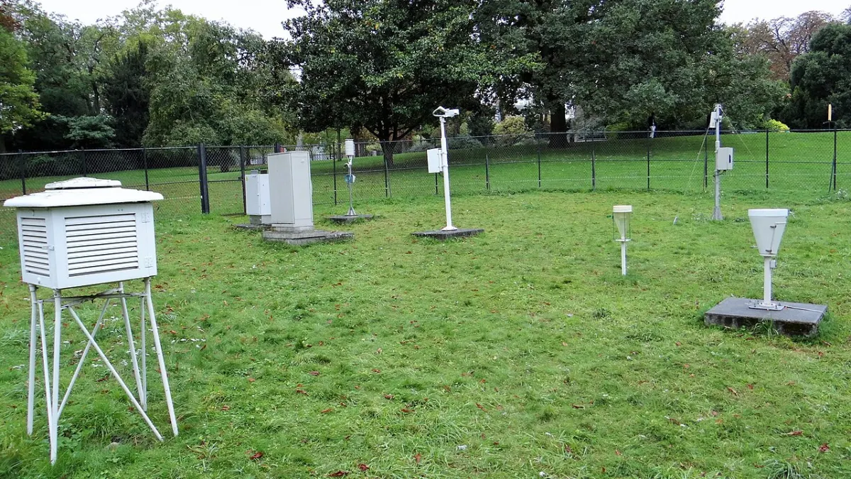 IoT Based Weather Station - Weather station in Paris, France