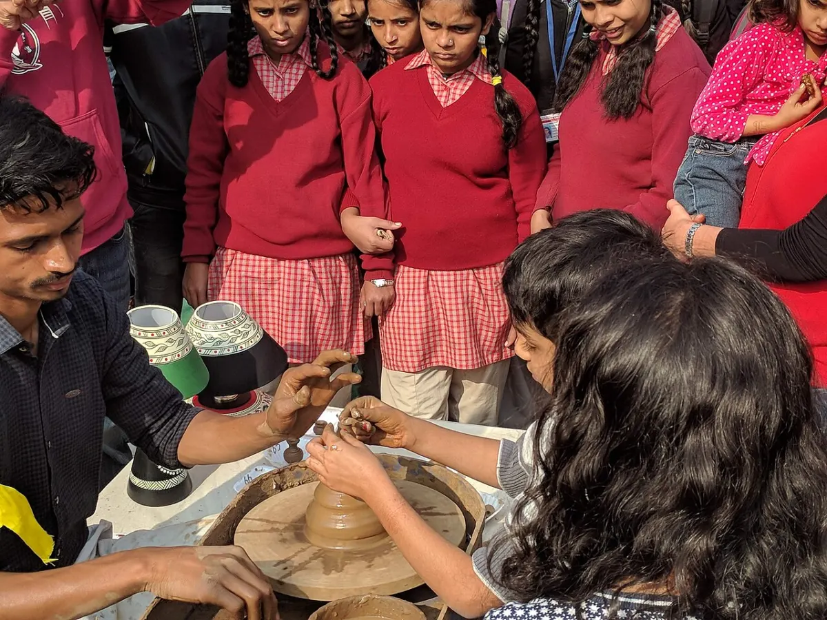 Kids Learning App - Children learning Pottery Making
