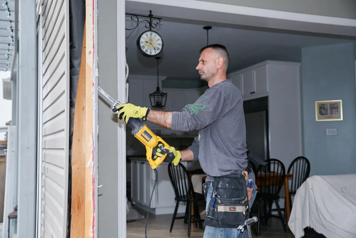 Local Service Finder App - Handyman-power-tool (Creative Commons)
