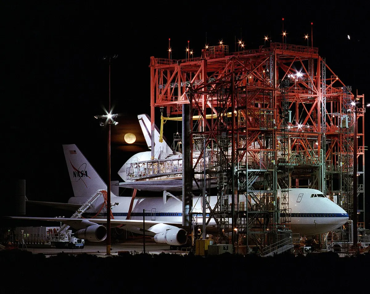 Medicine Delivery Website - STS-76 - Being Prepared for Delivery to Kennedy Space Center via SCA 747 Aircraft DVIDS708