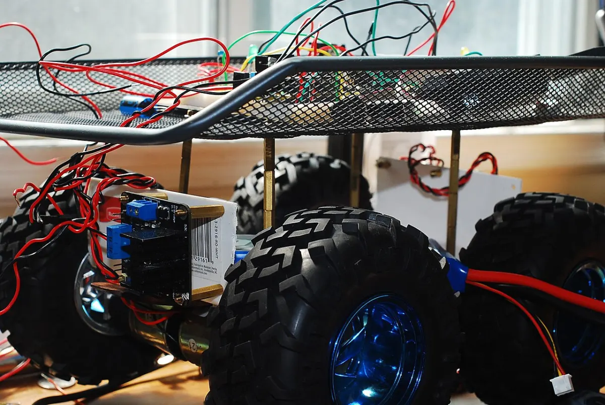 Obstacle Avoiding Robot - Arduino Robot