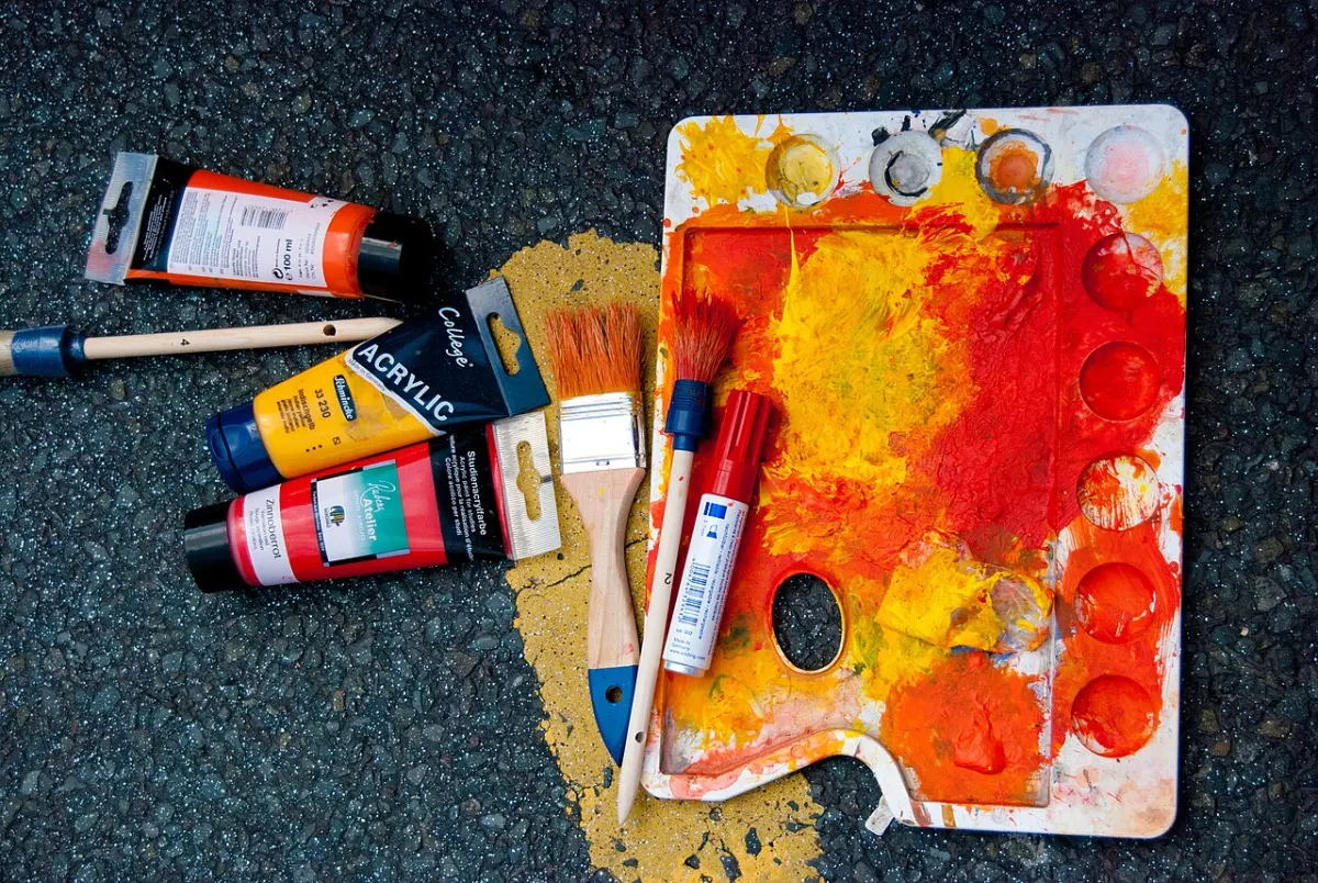 Online Art & Craft Store - Red and yellow paint palette