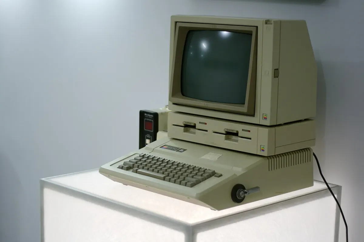 Optical Store Management System - Apple IIe, Google NY office computer museum