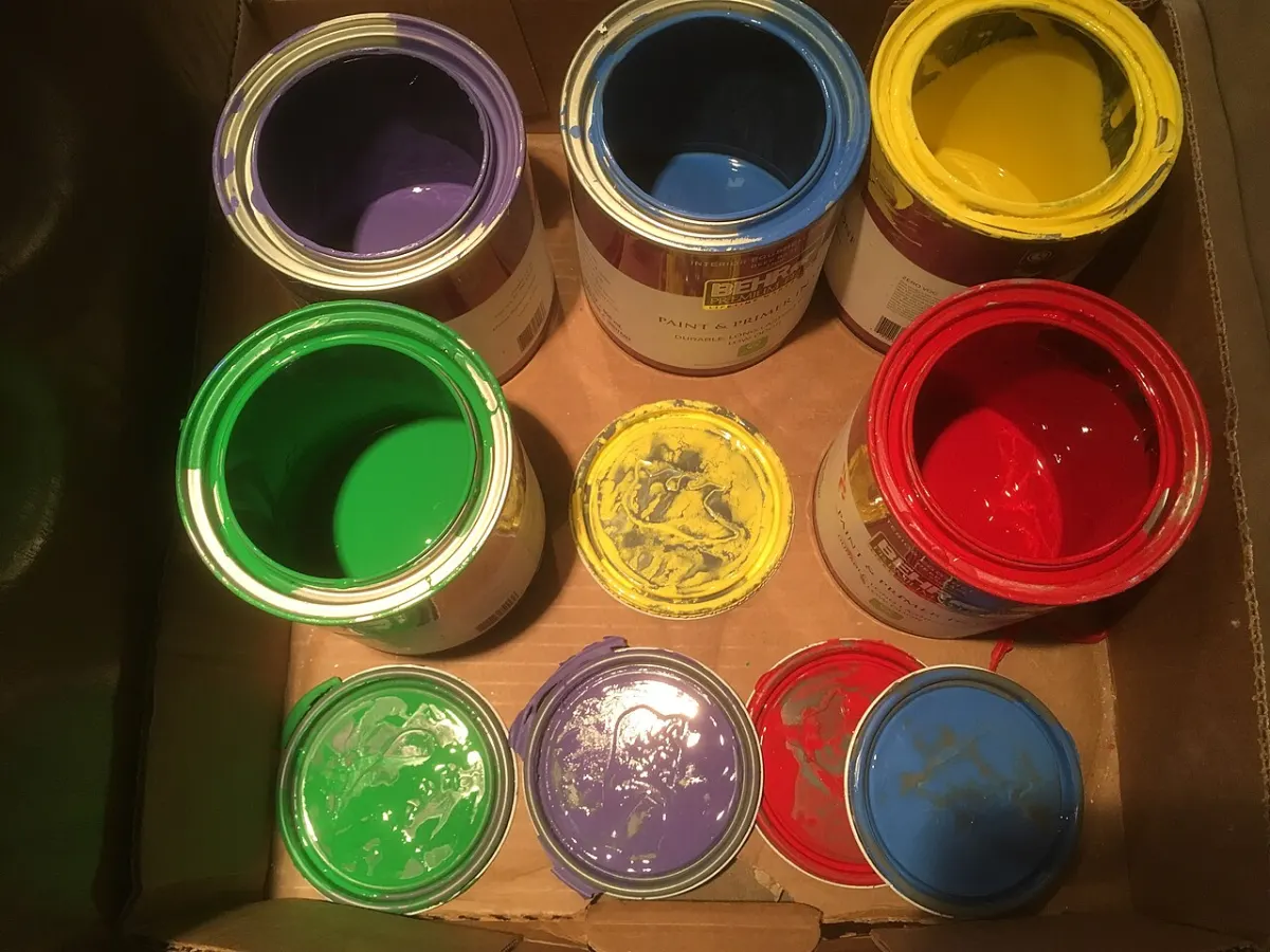 Paint Shop Management System - Paint cans