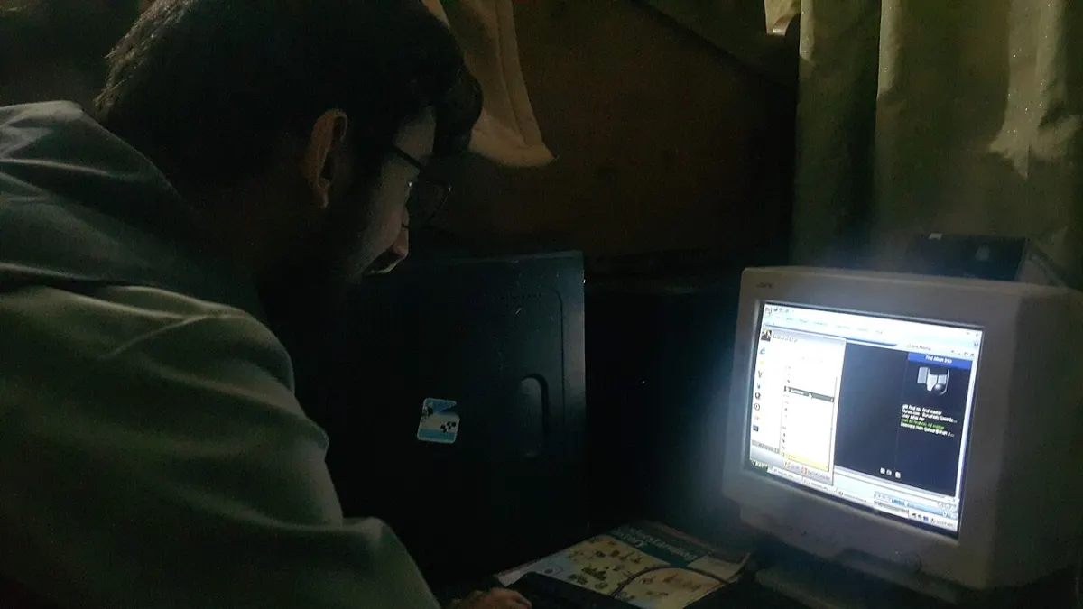Payroll Desktop Software - A person working on old desktop computer