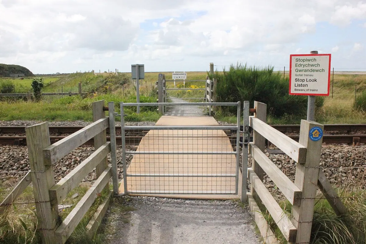 Pedestrian Detection System - Pedestrian Crossing on the Cambrian Line