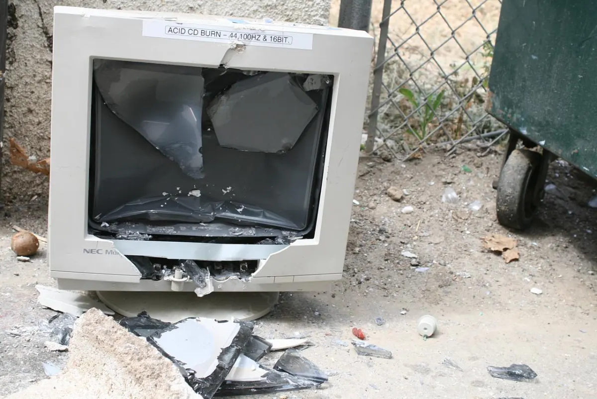 Screen Recorder Software - Broken NEC CRT computer monitor 20080509c