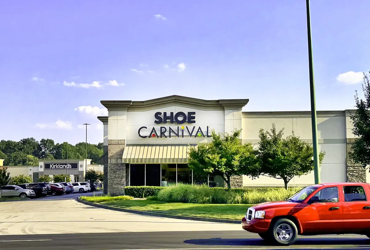 Shoe Store Management System - A Shoe Carnival retail store in Farragut, Tennessee