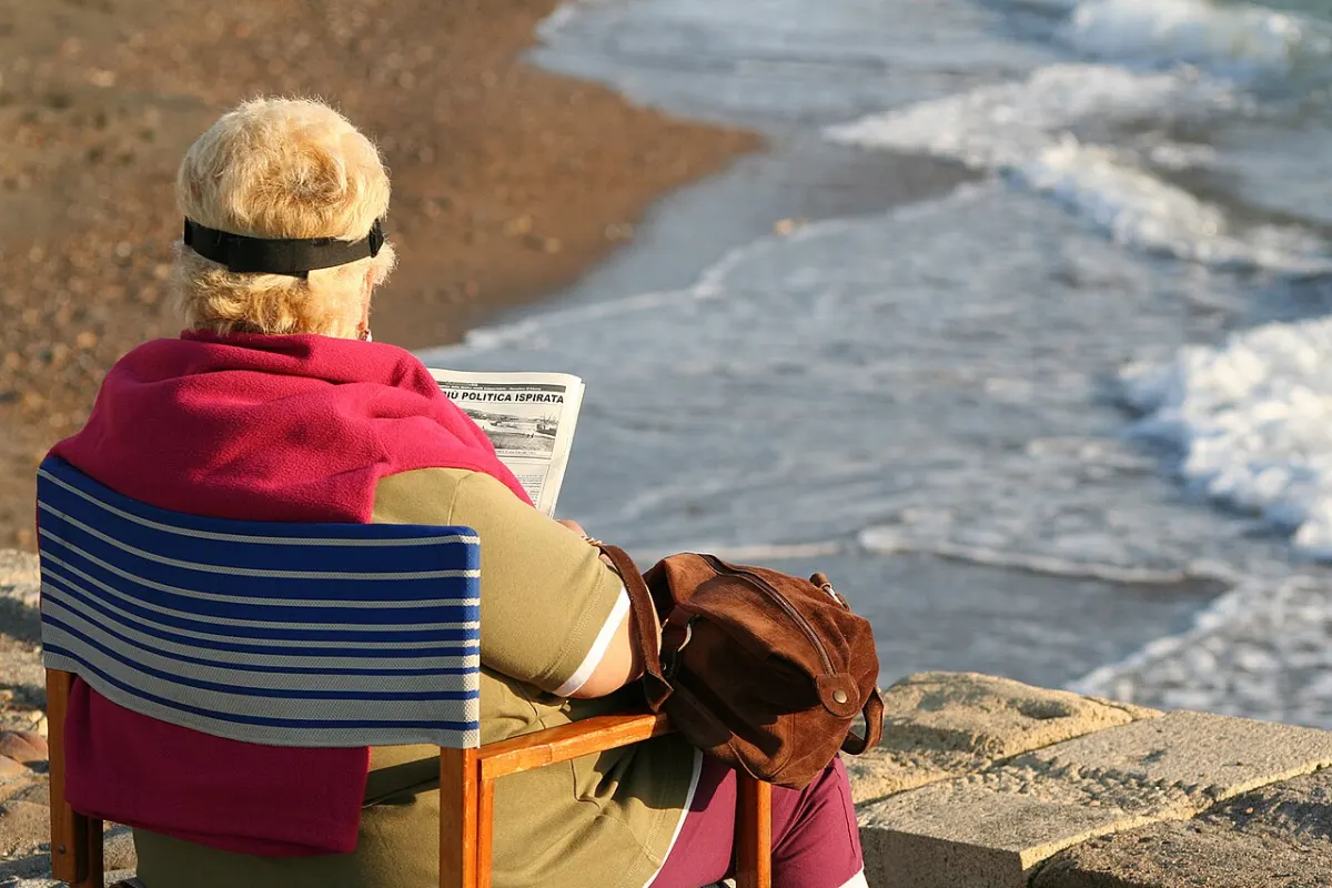 Text Summarization Tool - 2007 reading newspaper Italy