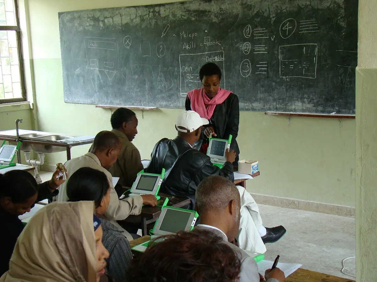 Tutor Finder App - One Laptop Per Child - Menelik II teacher training (by)