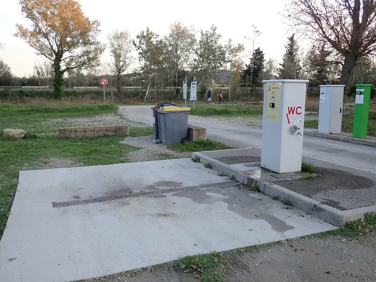 Vehicle Service Reminder App - Camping-Car Park Aramon service area